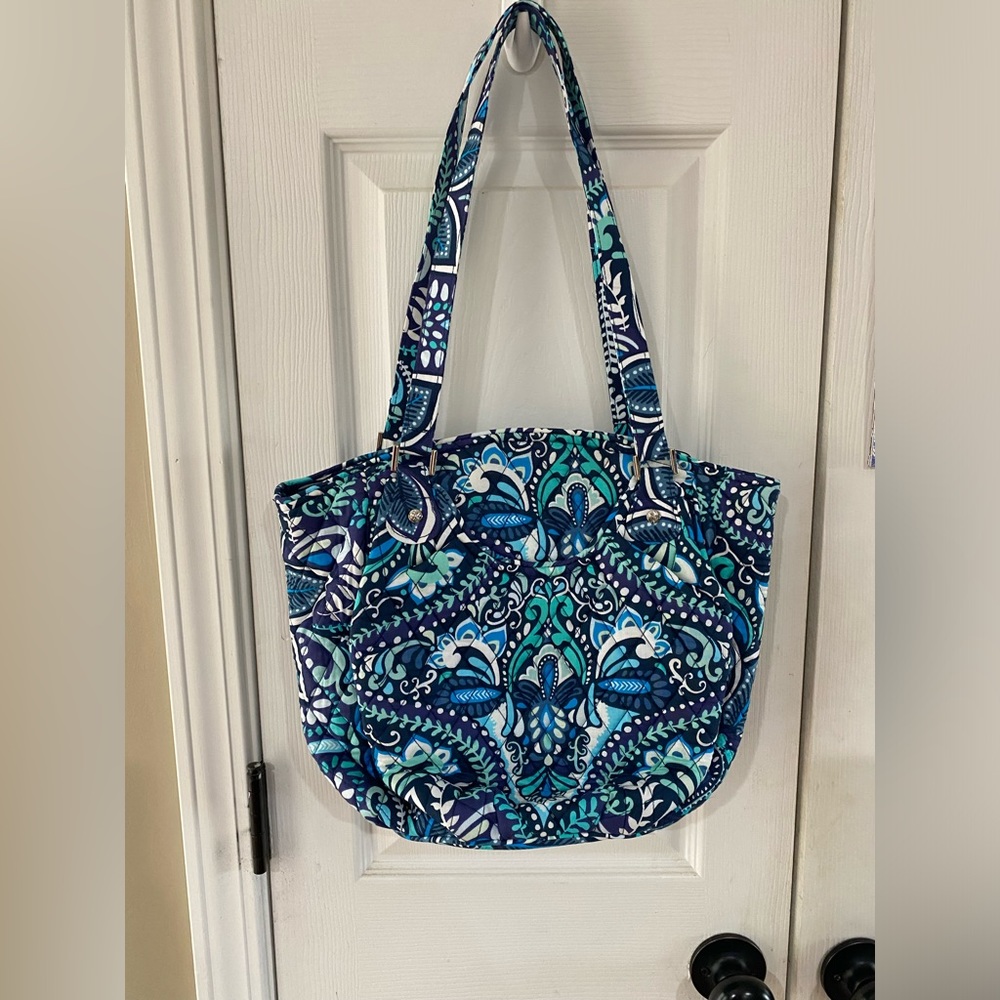 Vera Bradley NWT glenna purse in blue and white